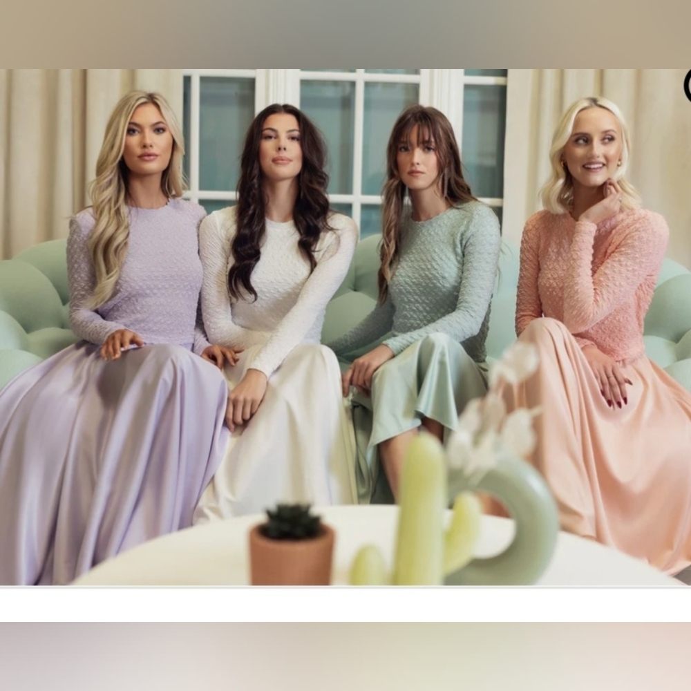 Aleeza Chic Jiffy Pop Loose Long Sleeve Crop Top- Turqoise Available!!